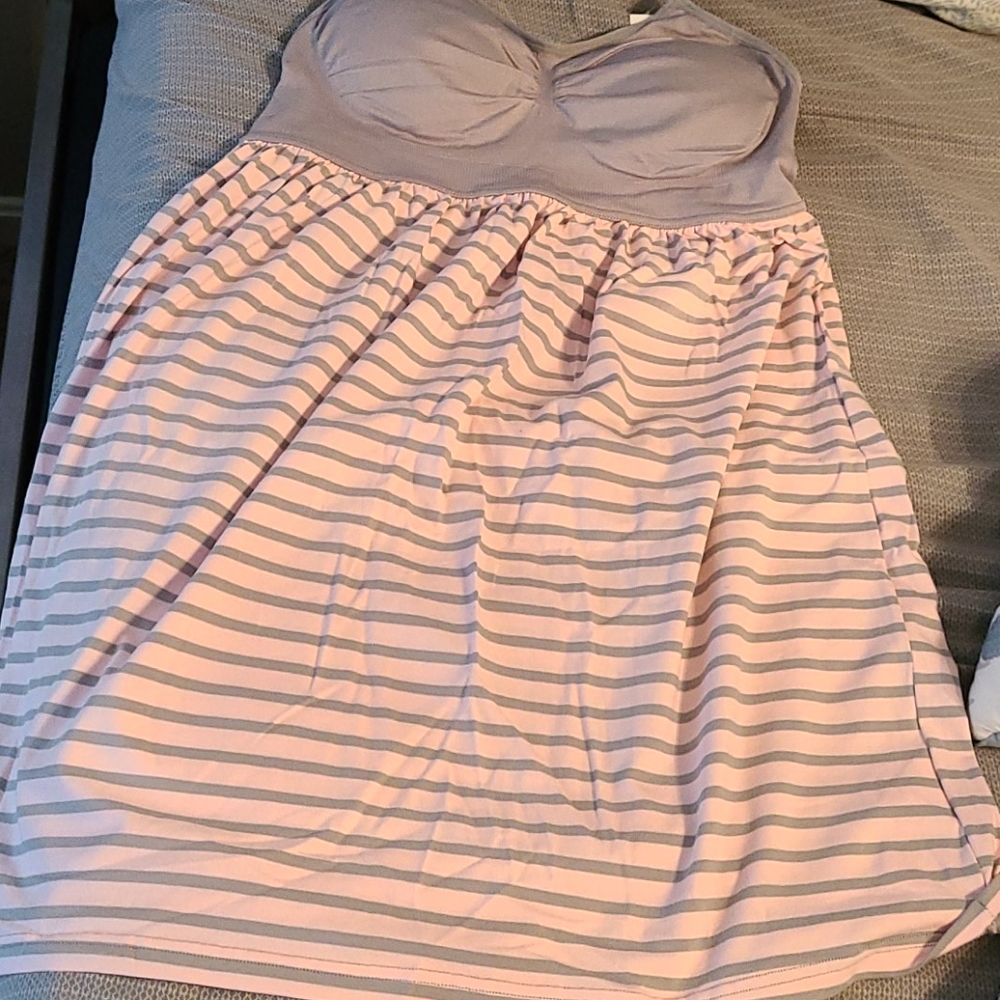 Maternity/nursing gown